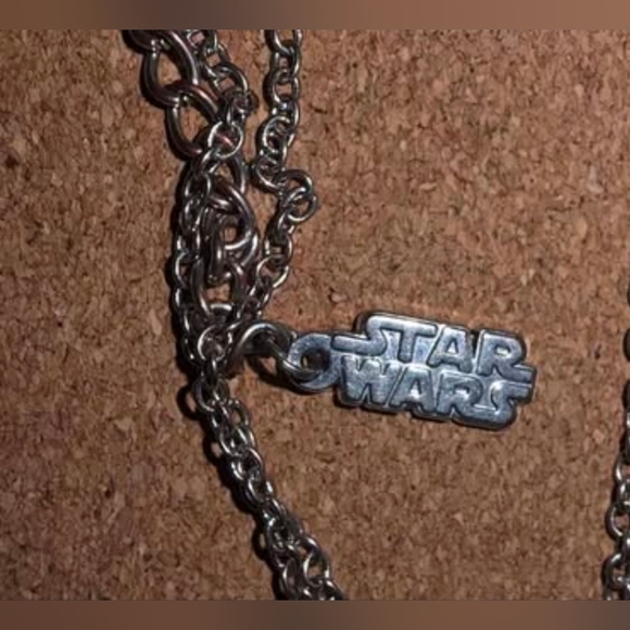 Star Wars R2D2 Necklace - Picture 3 of 3